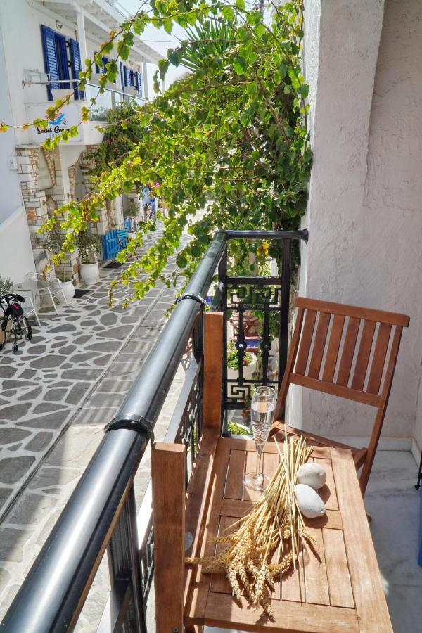 Diogenis Studios Naxos City Bagian luar foto